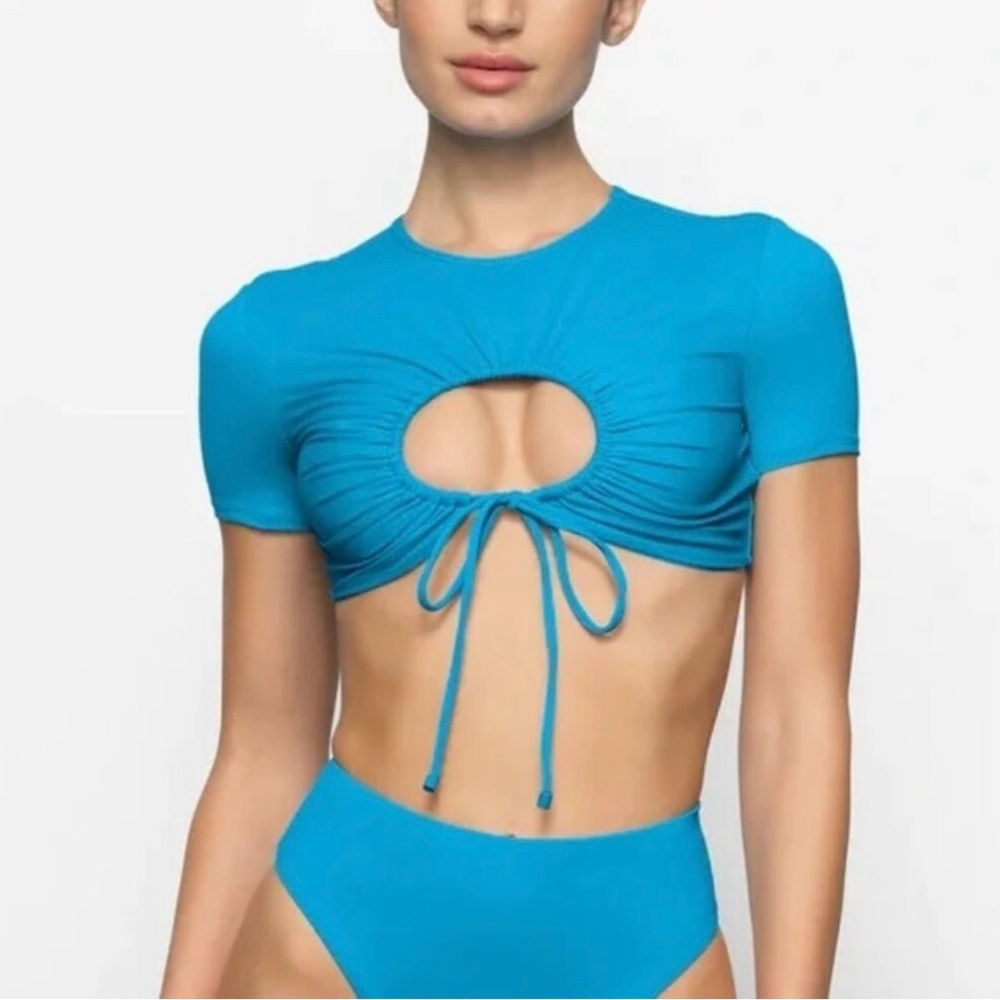 New Swims Blue Crop Ruched Cut Out swim shirt in Turquoise size small
